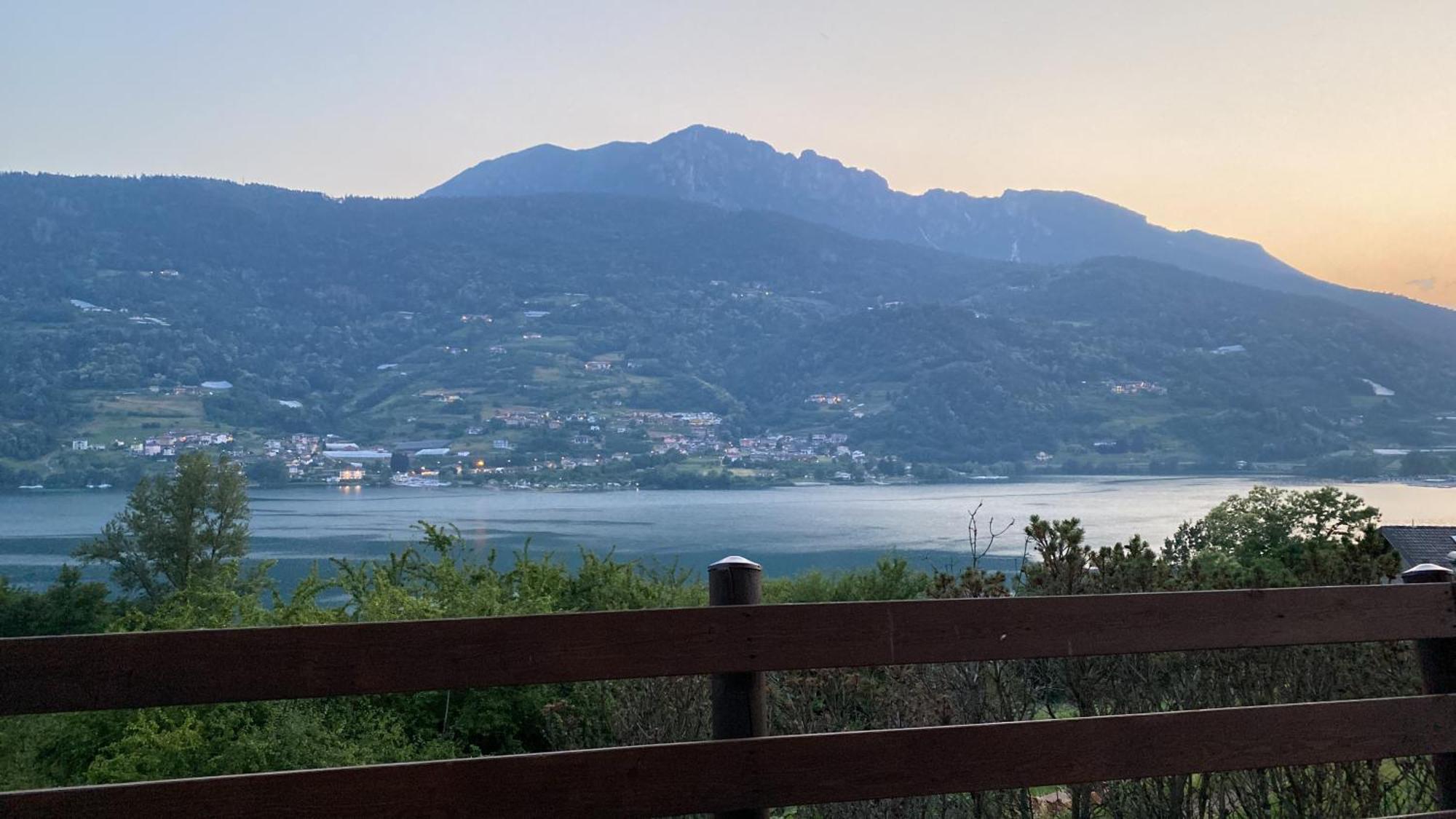 Lake Apartment Ischia Green Tenna Bagian luar foto
